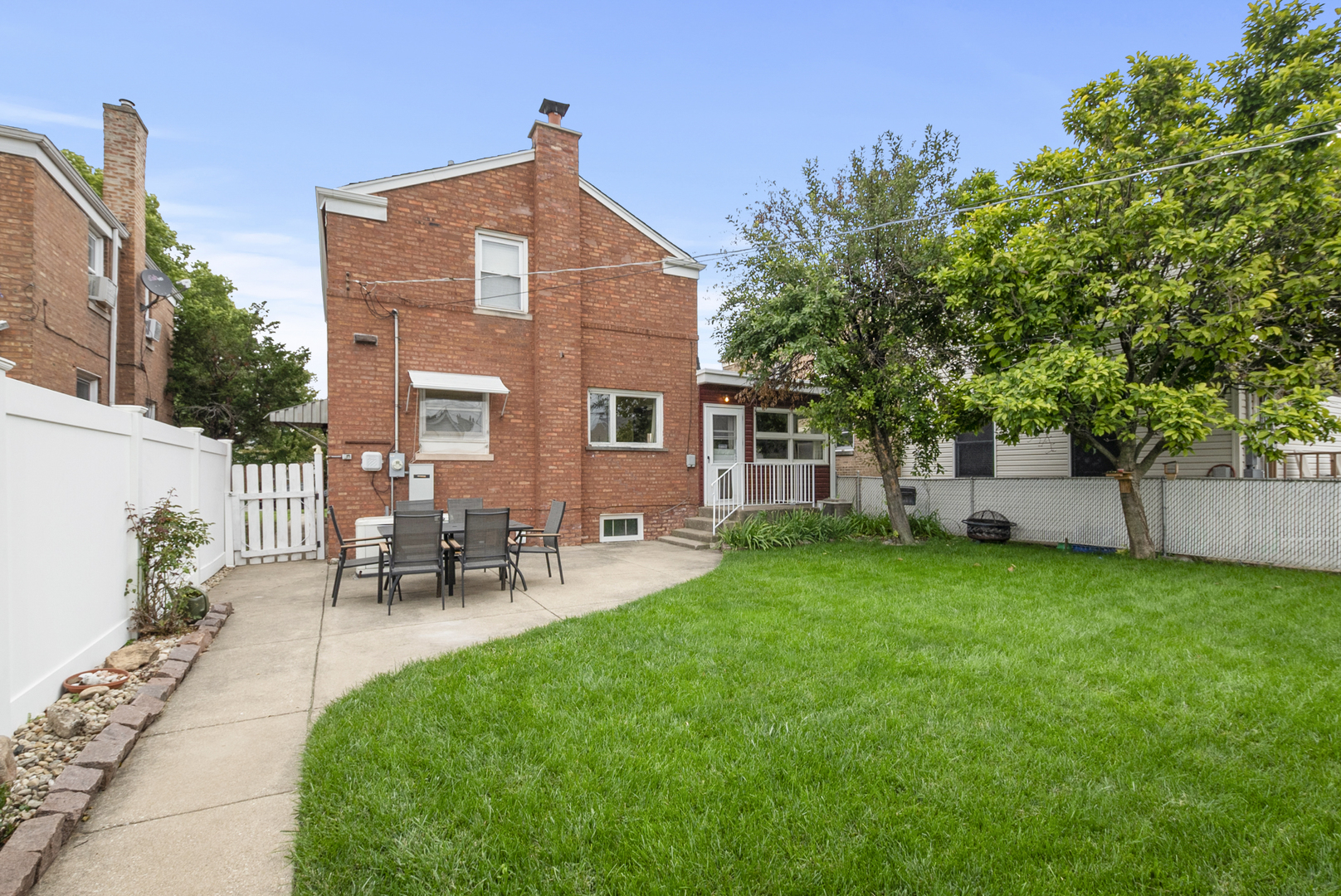 1540 N 21st Avenue, Melrose Park, IL 60160