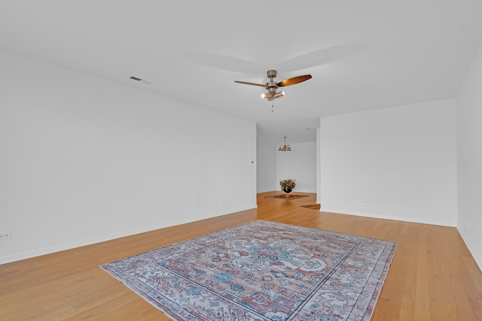 9240 Gross Point Road #410, Skokie, IL 60077