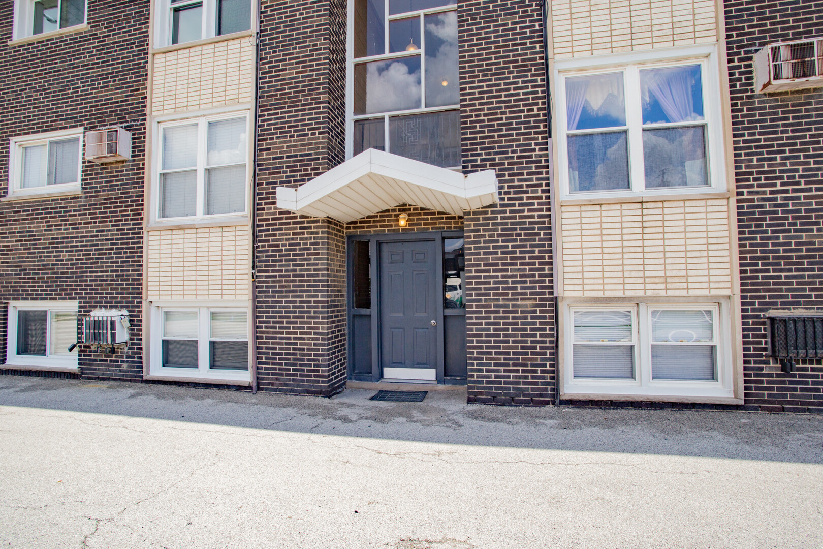 9307 Irving Park Road #12, Schiller Park, IL 60176
