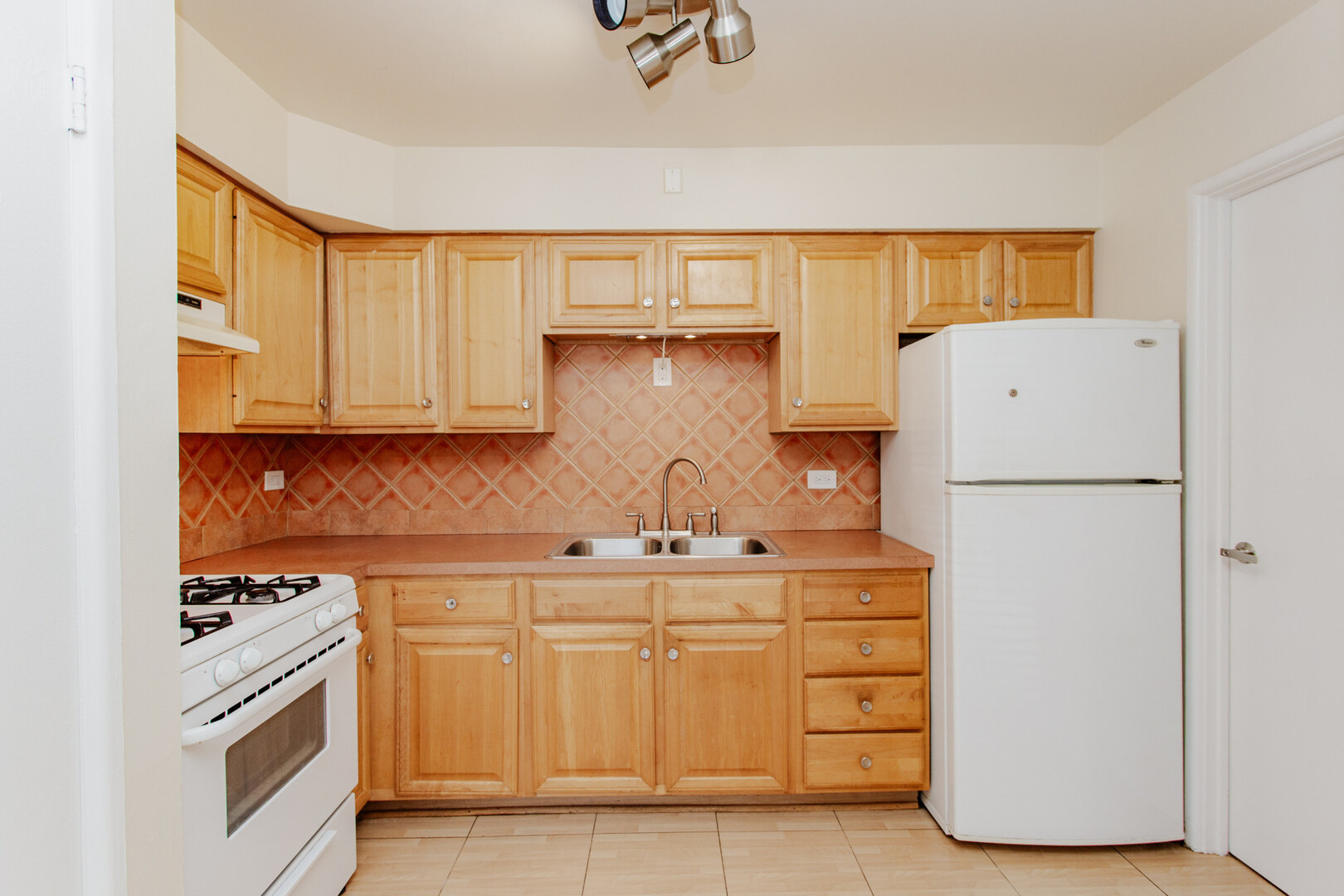 9307 Irving Park Road #12, Schiller Park, IL 60176