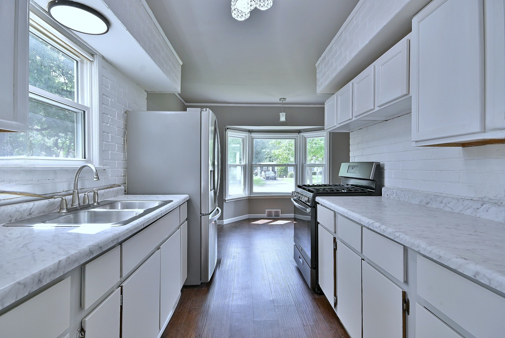 527 Fremont Street, West Chicago, IL 60185