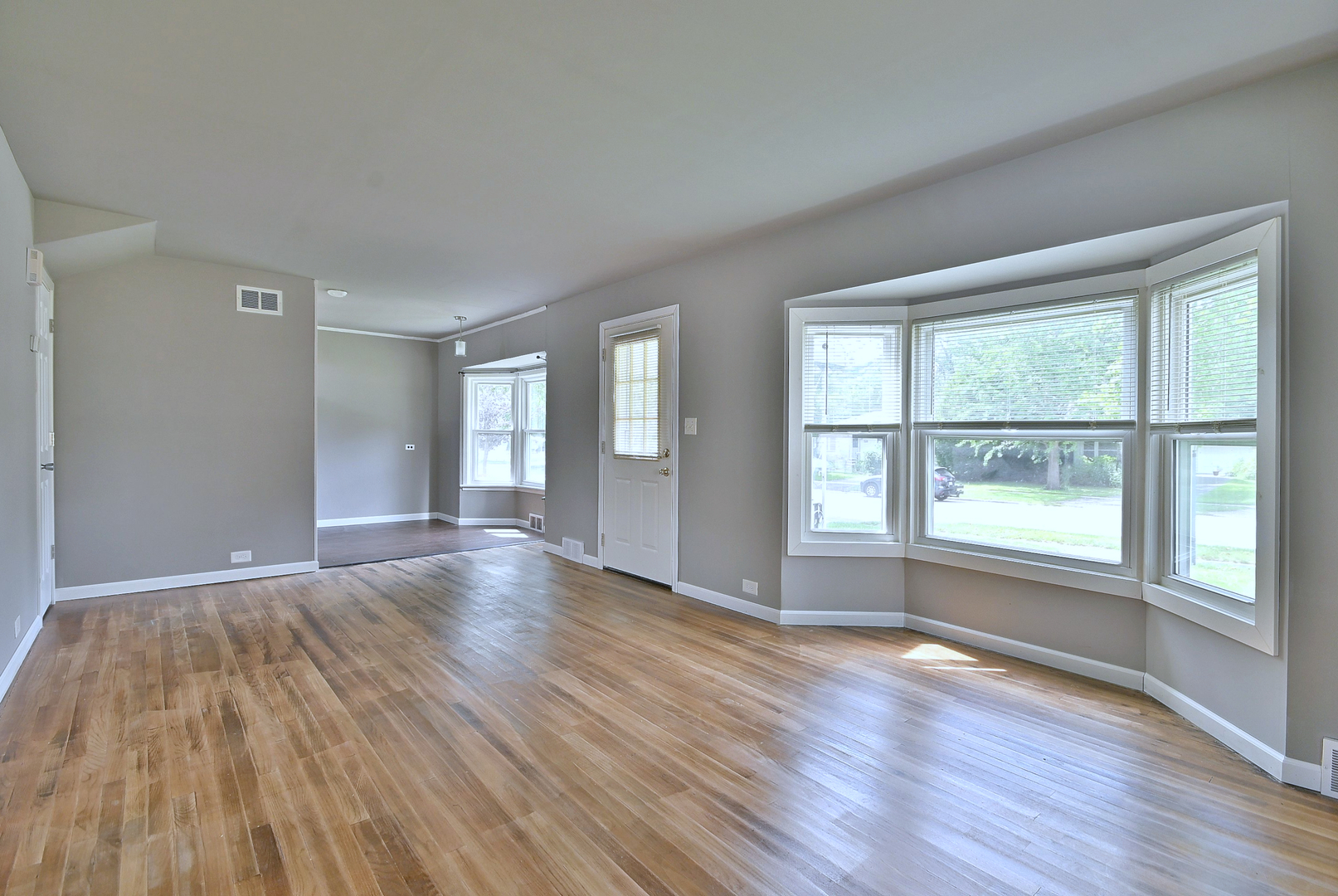 527 Fremont Street, West Chicago, IL 60185