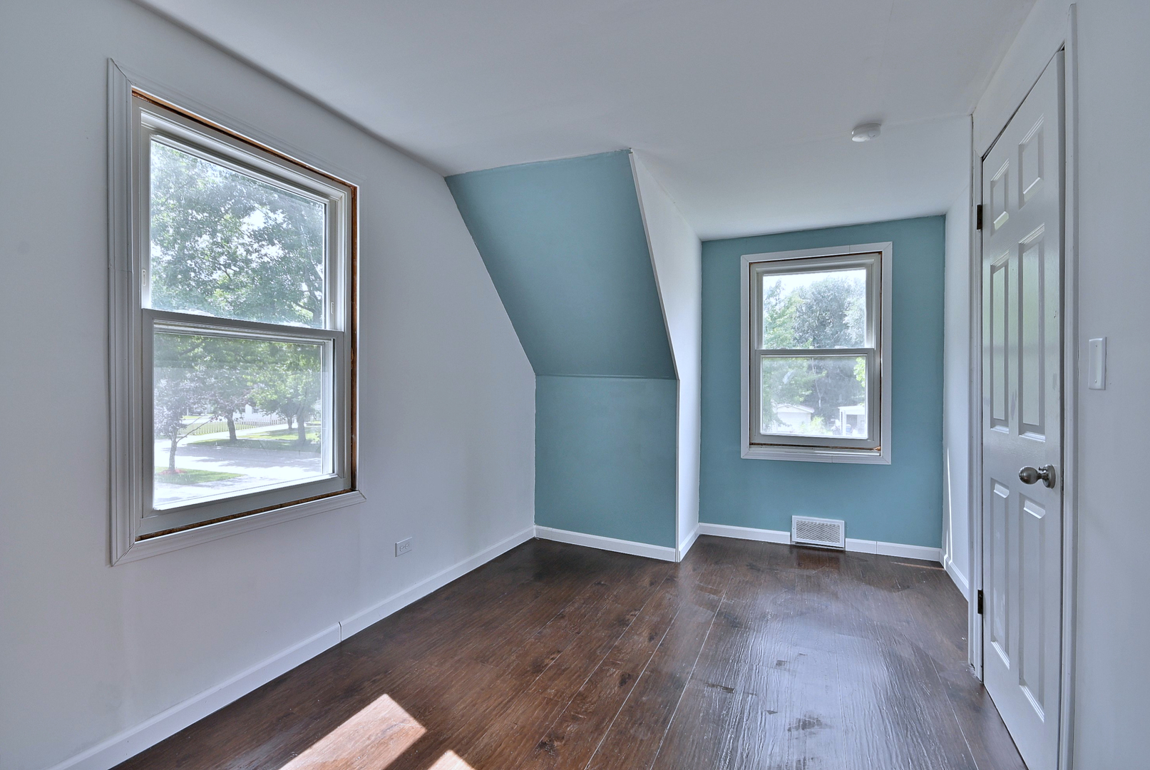 527 Fremont Street, West Chicago, IL 60185
