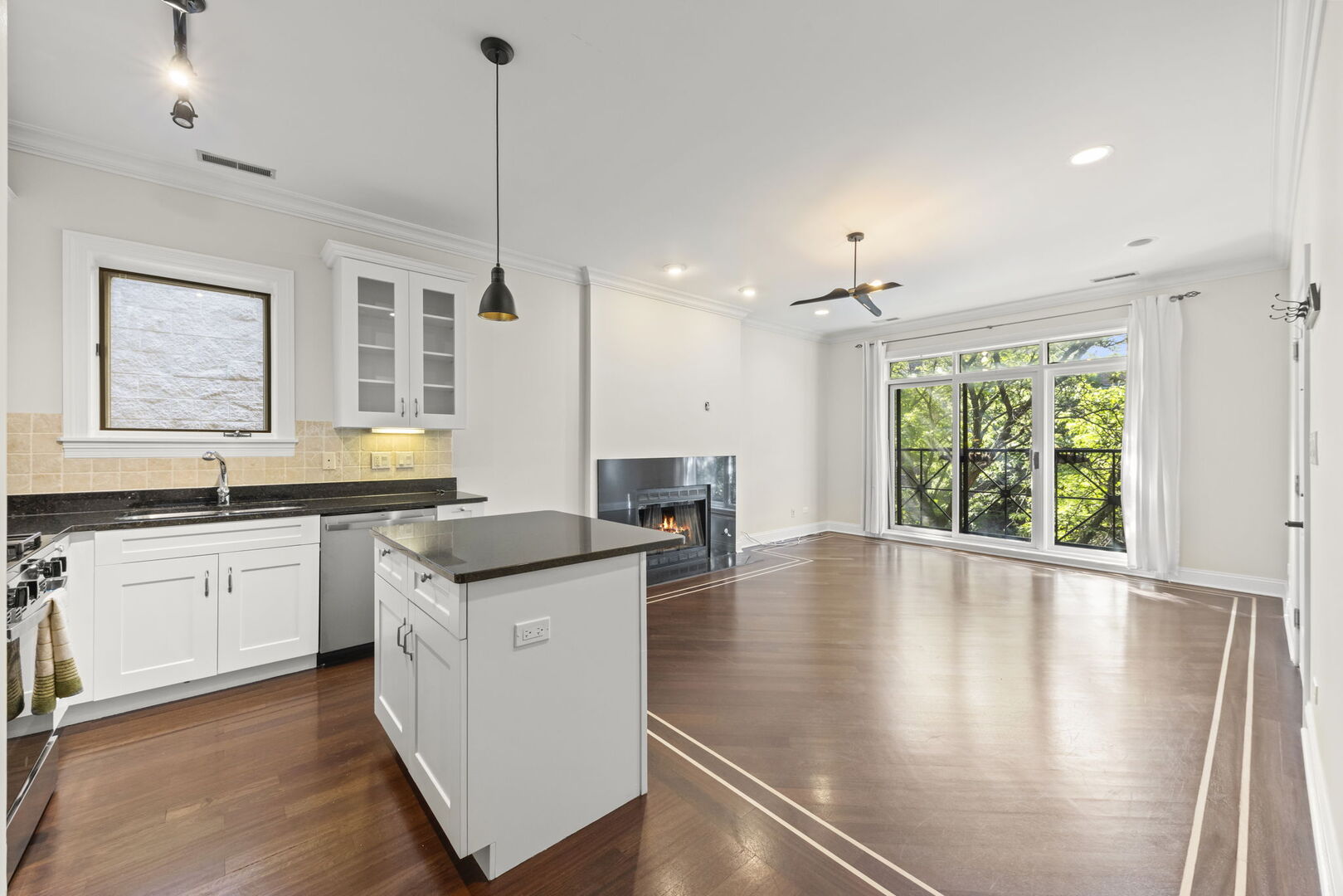 1924 W DIVERSEY Parkway #3E, Chicago, IL 60614