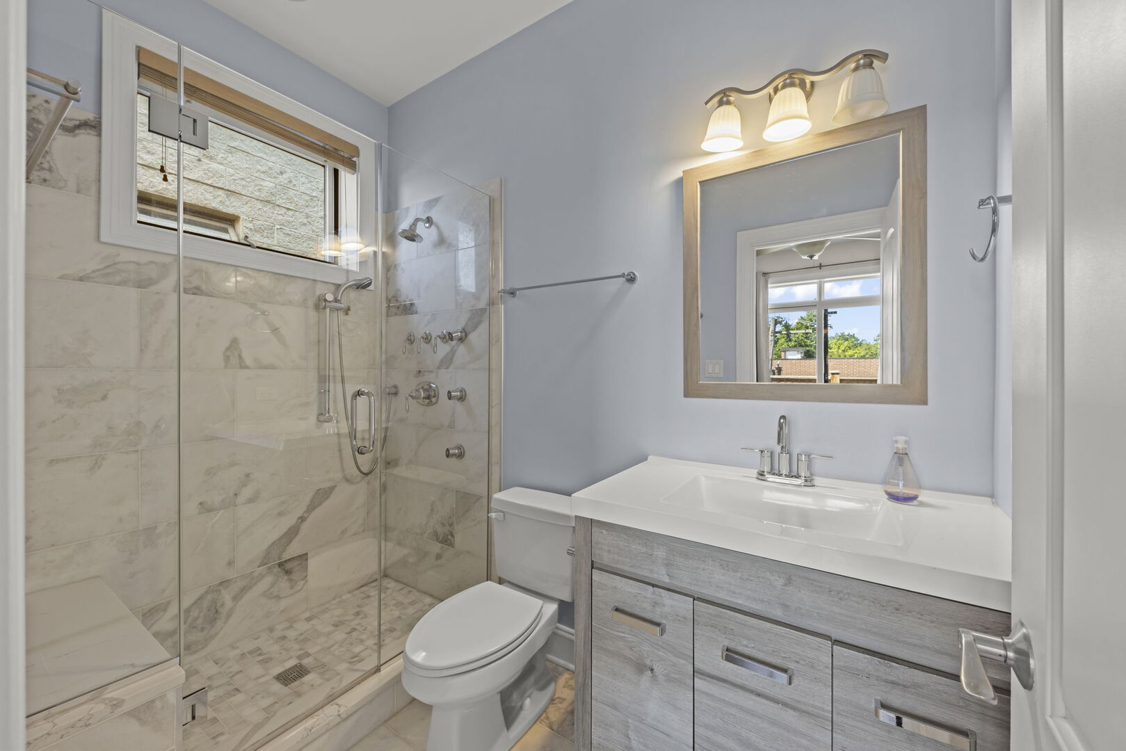 1924 W DIVERSEY Parkway #3E, Chicago, IL 60614