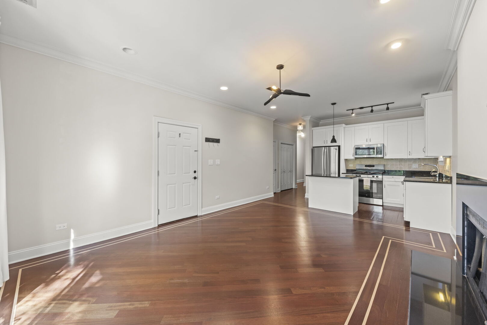 1924 W DIVERSEY Parkway #3E, Chicago, IL 60614