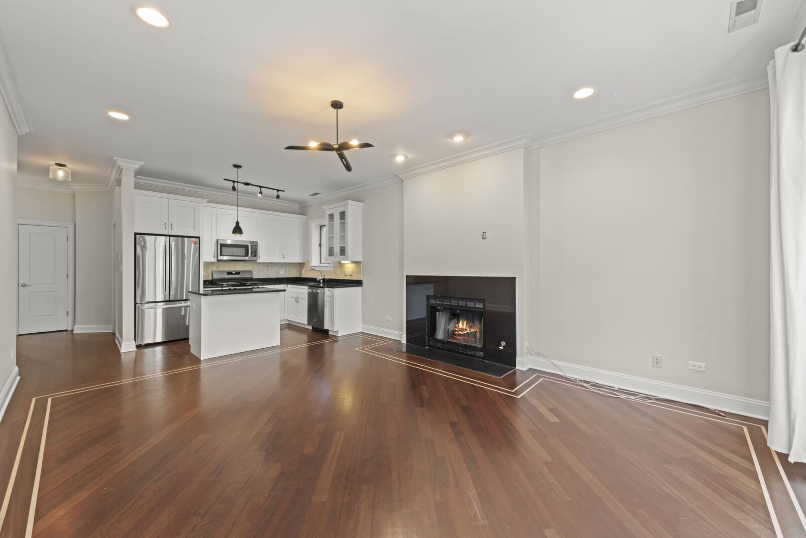 1924 W DIVERSEY Parkway #3E, Chicago, IL 60614