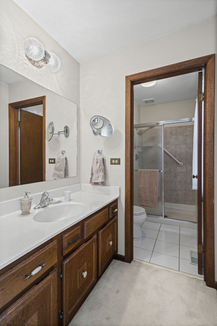 3666 Whispering Trails Drive, Hoffman Estates, IL 60192