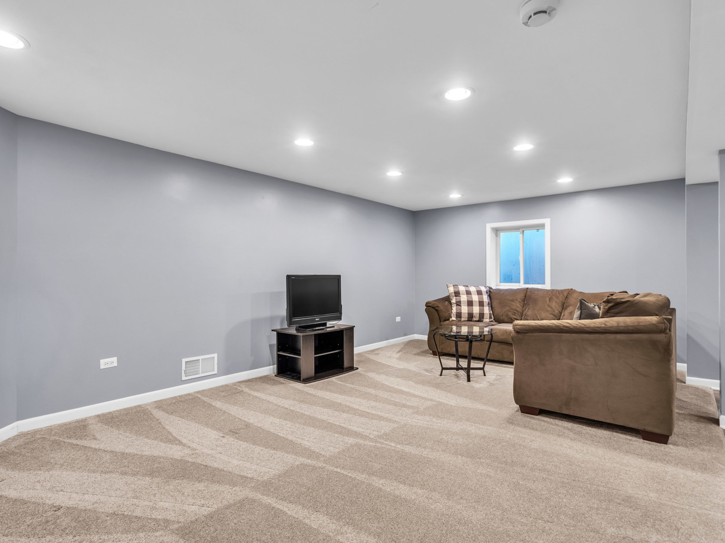 390 Springside Lane, Buffalo Grove, IL 60089