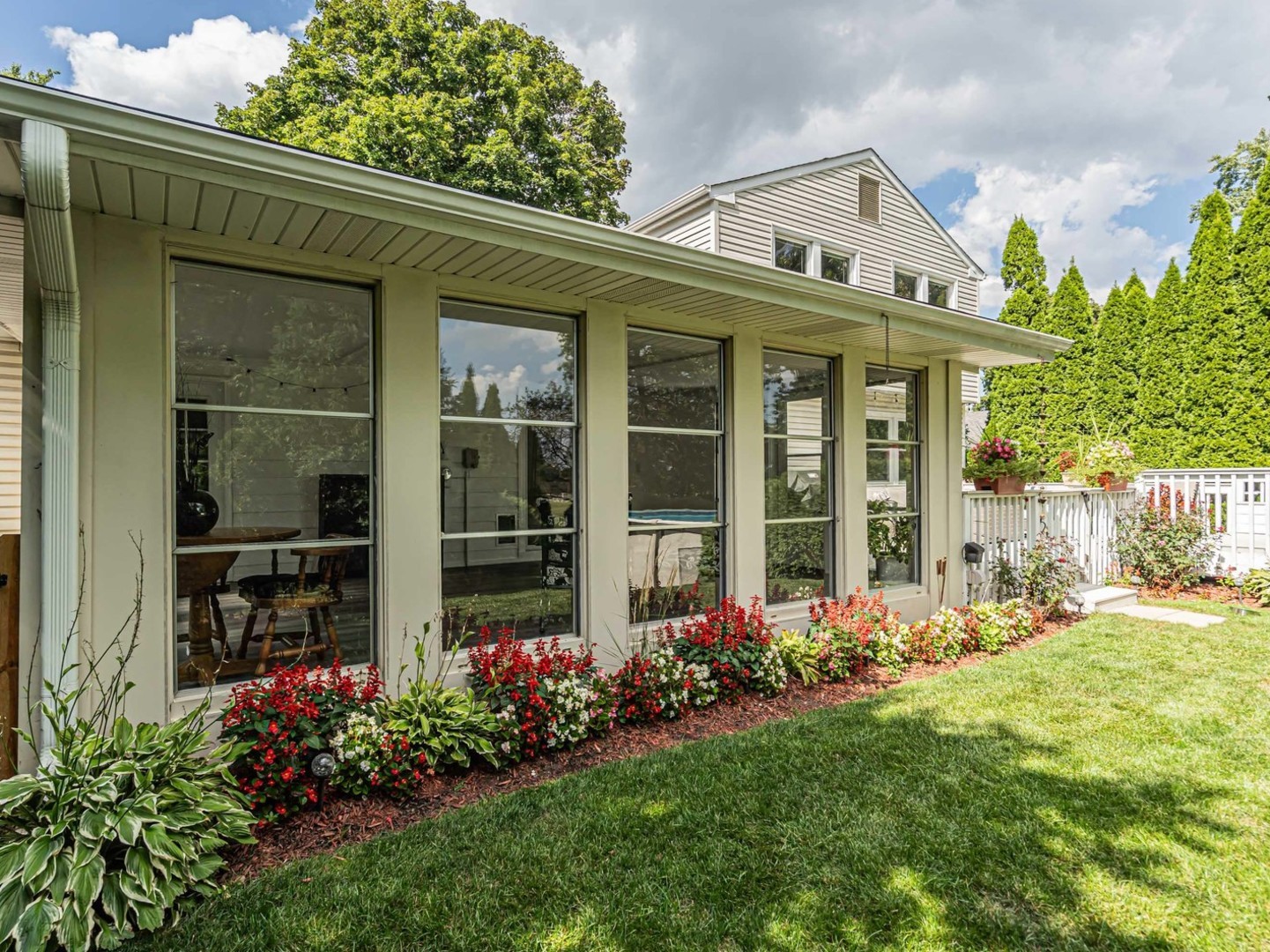 390 Springside Lane, Buffalo Grove, IL 60089