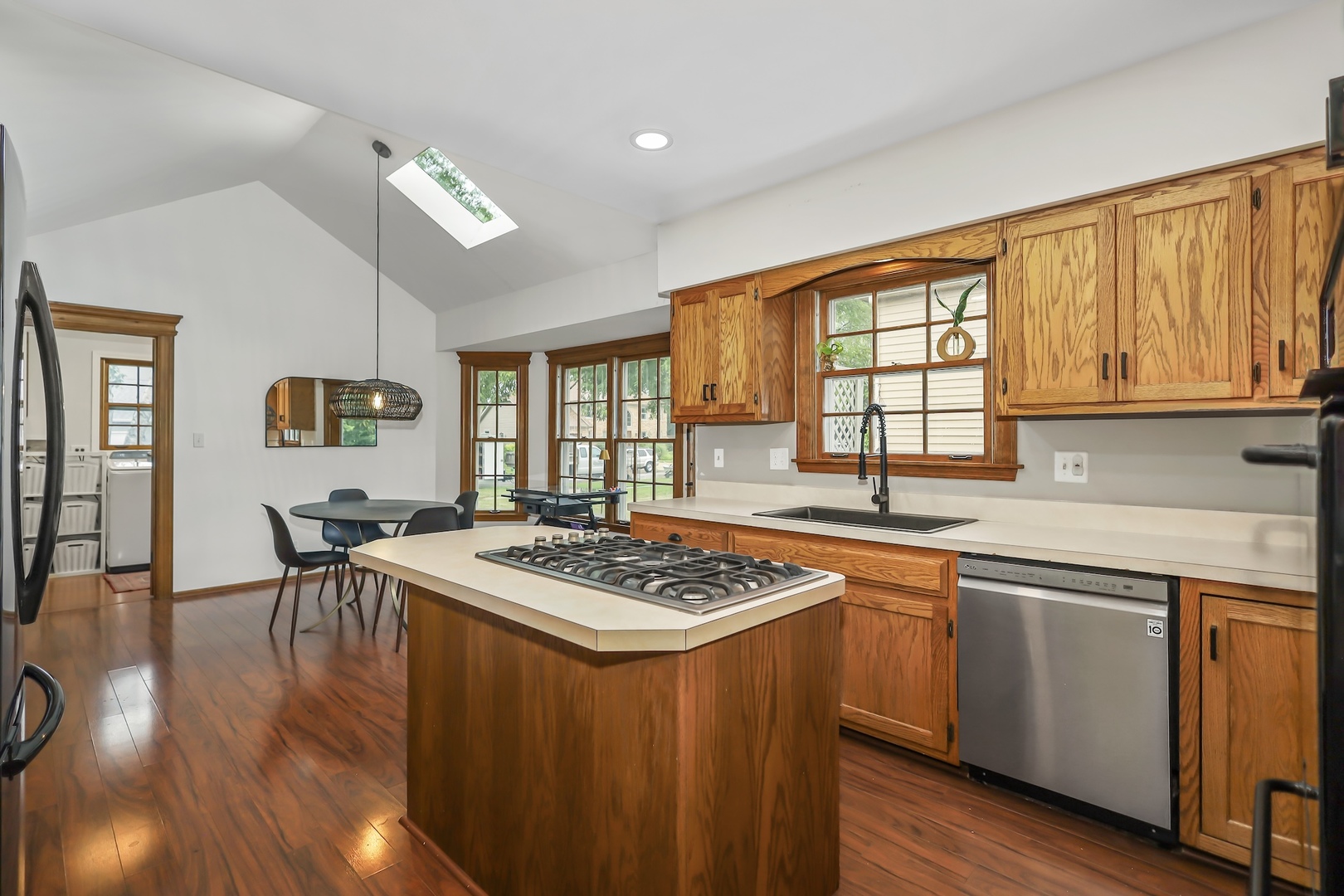 1091 Danforth Drive, Batavia, IL 60510