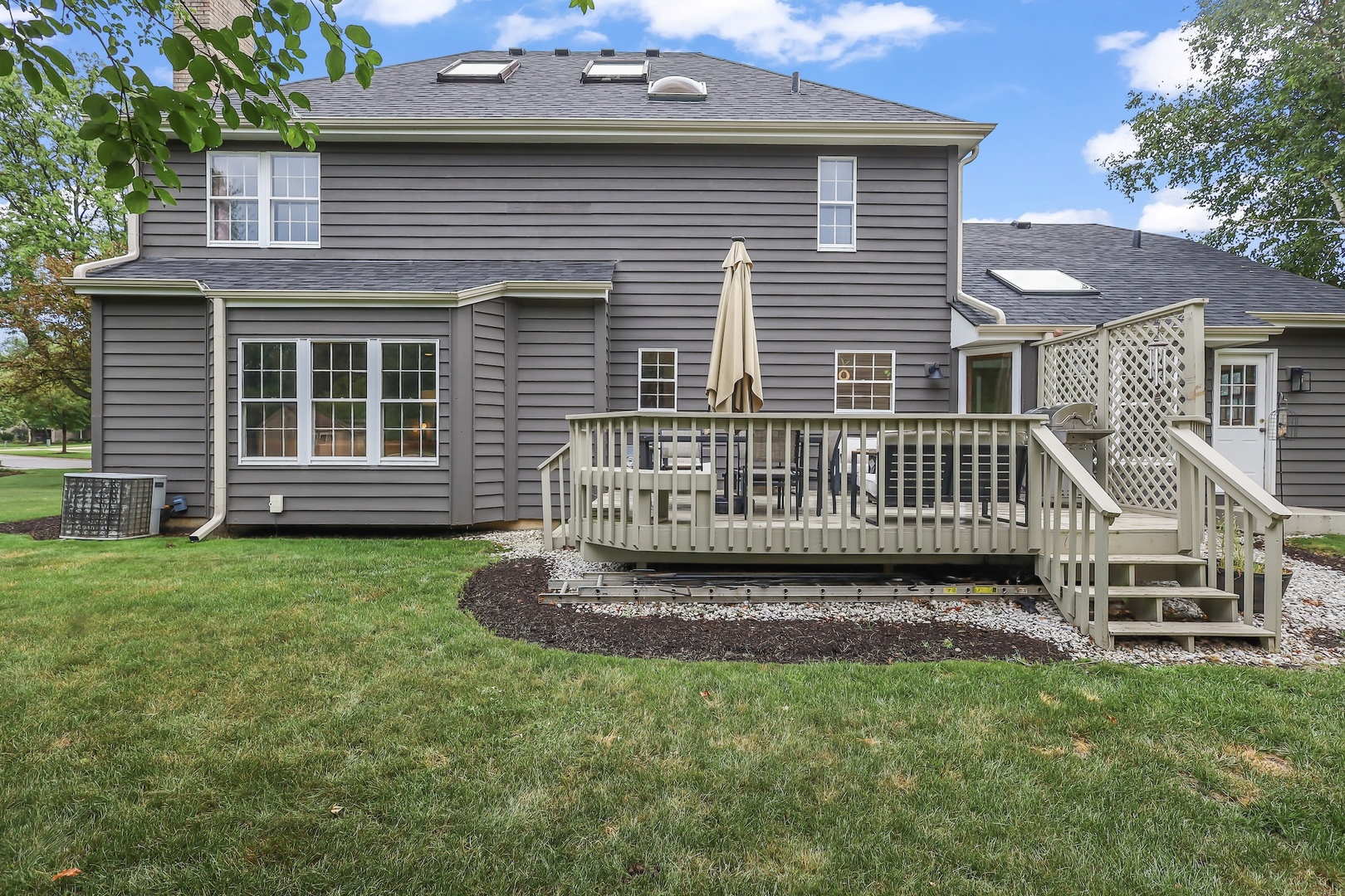 1091 Danforth Drive, Batavia, IL 60510