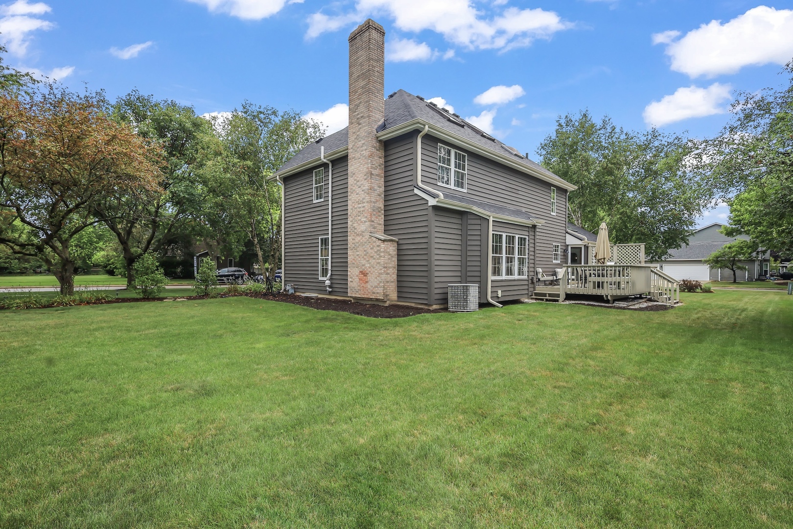 1091 Danforth Drive, Batavia, IL 60510