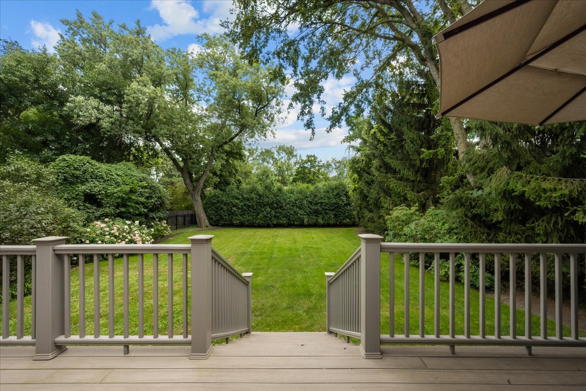 995 Old Elm Place, Glencoe, IL 60022