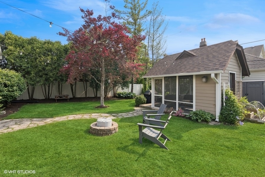 825 S STONE Avenue, La Grange, IL 60525