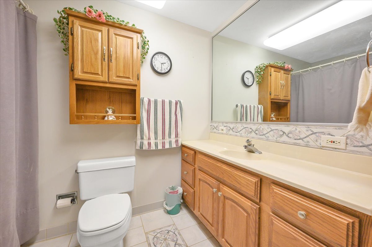 1338 Radcliffe Lane, Schaumburg, IL 60193