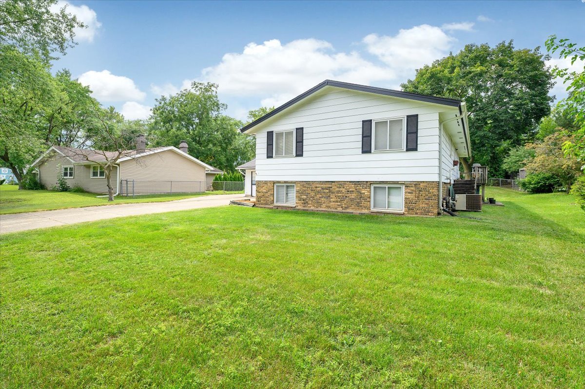 1338 Radcliffe Lane, Schaumburg, IL 60193