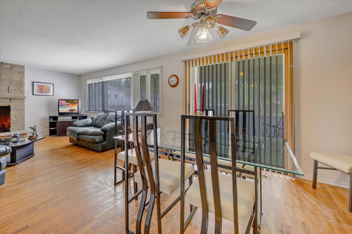 1338 Radcliffe Lane, Schaumburg, IL 60193