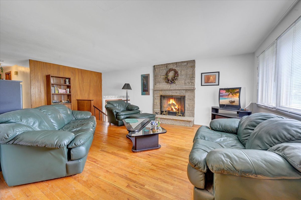 1338 Radcliffe Lane, Schaumburg, IL 60193
