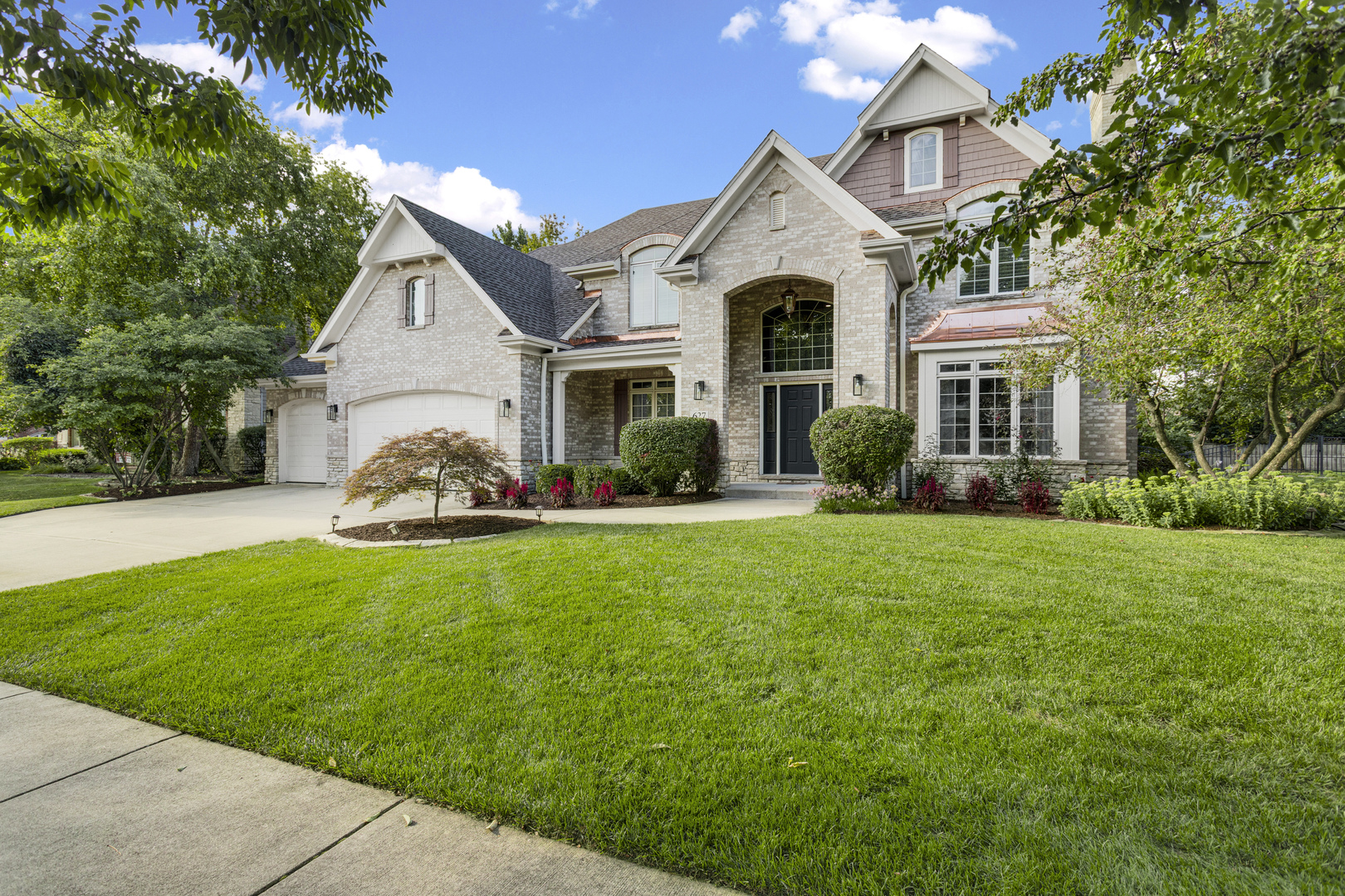627 NANAK Court, Naperville, IL 60565