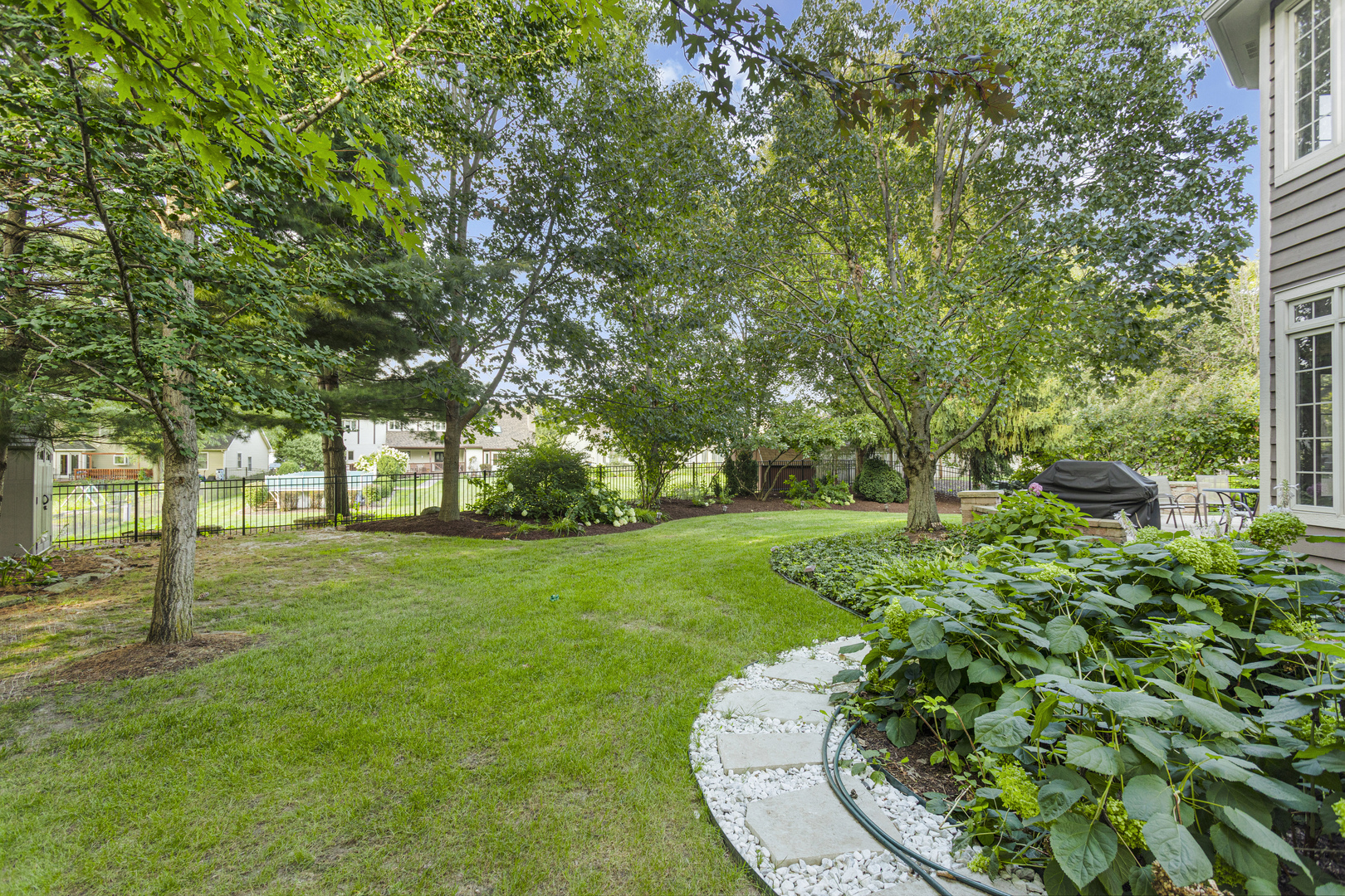 627 NANAK Court, Naperville, IL 60565
