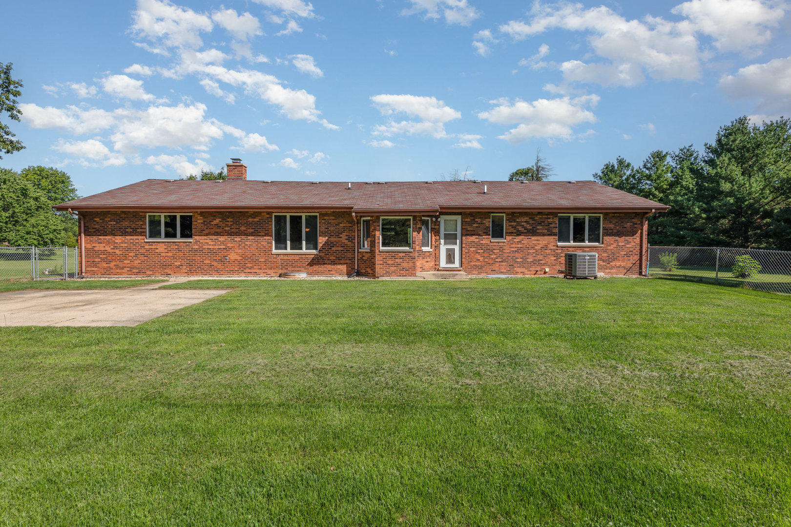 13721 W Carriage Lane, Manhattan, IL 60442