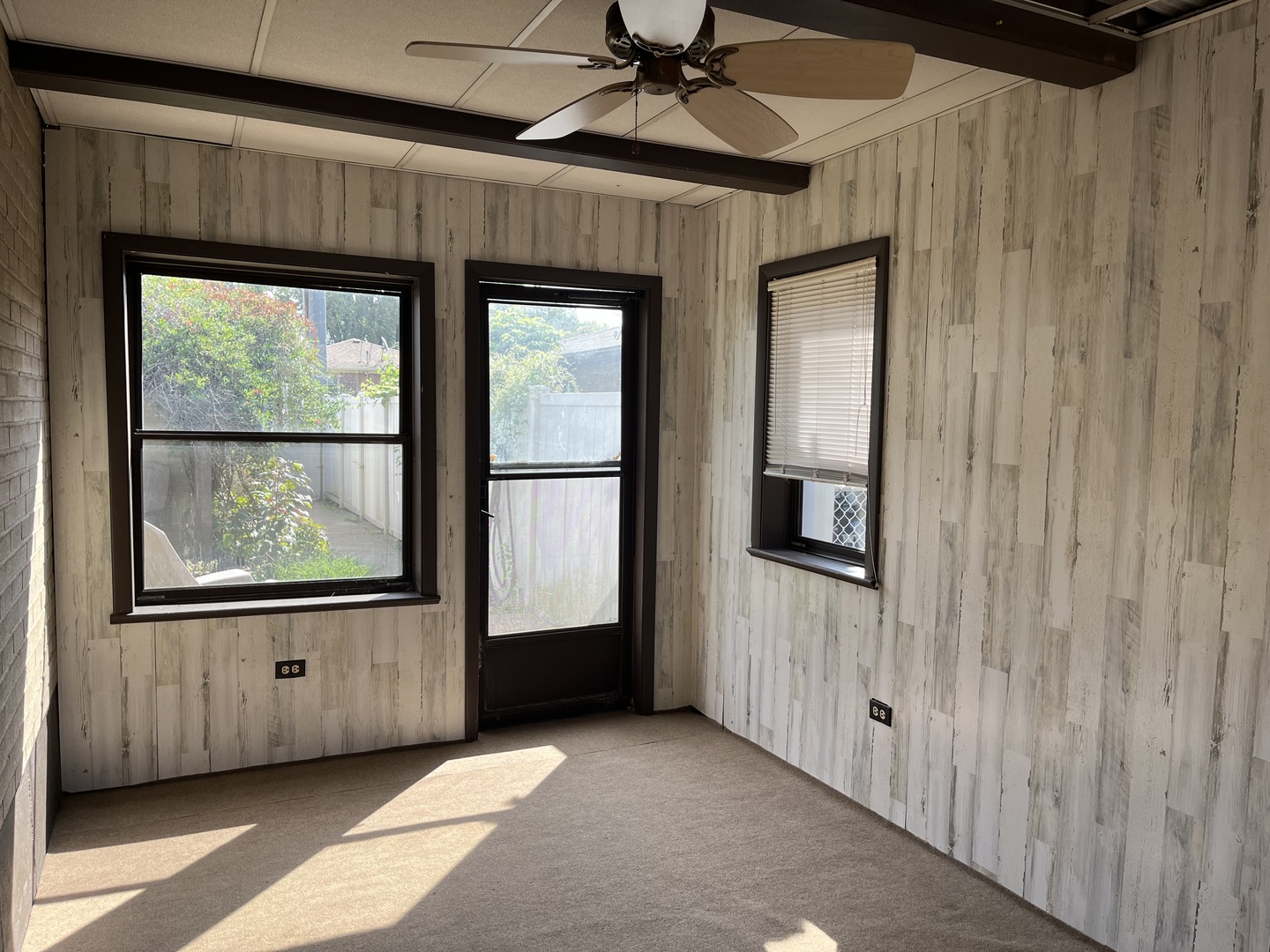 12901 S Carondolet Avenue, Chicago, IL 60633