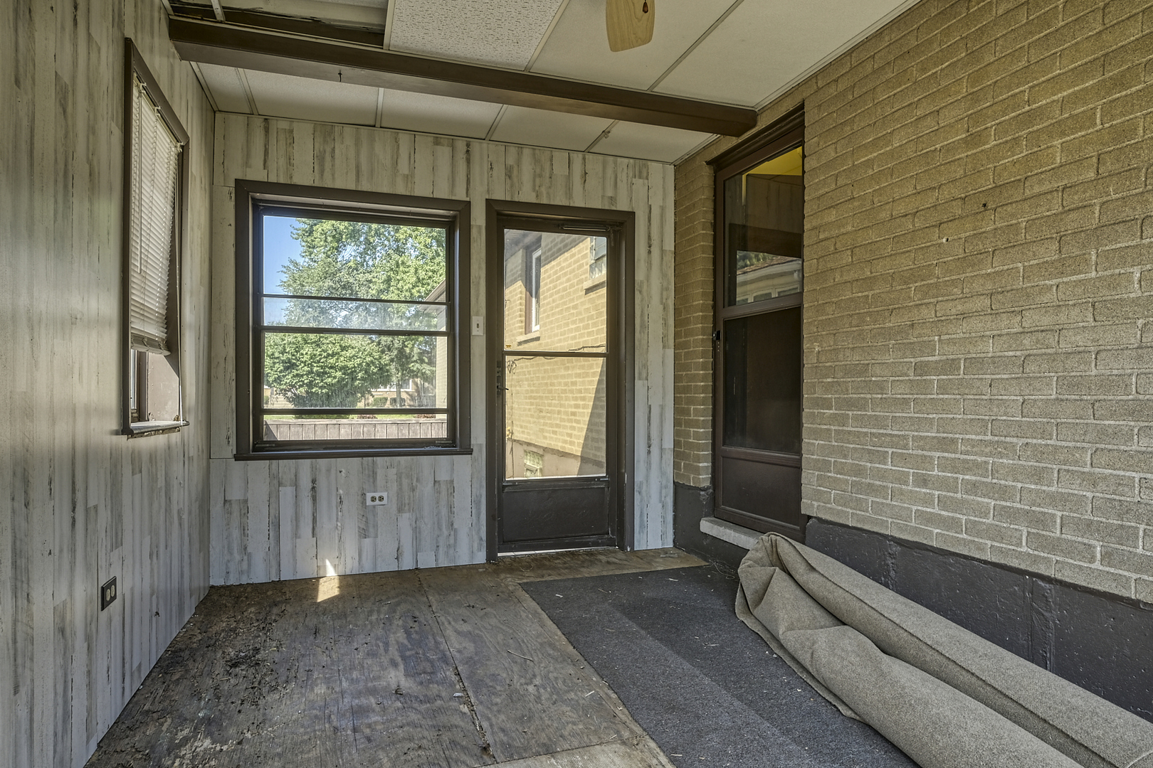 12901 S Carondolet Avenue, Chicago, IL 60633