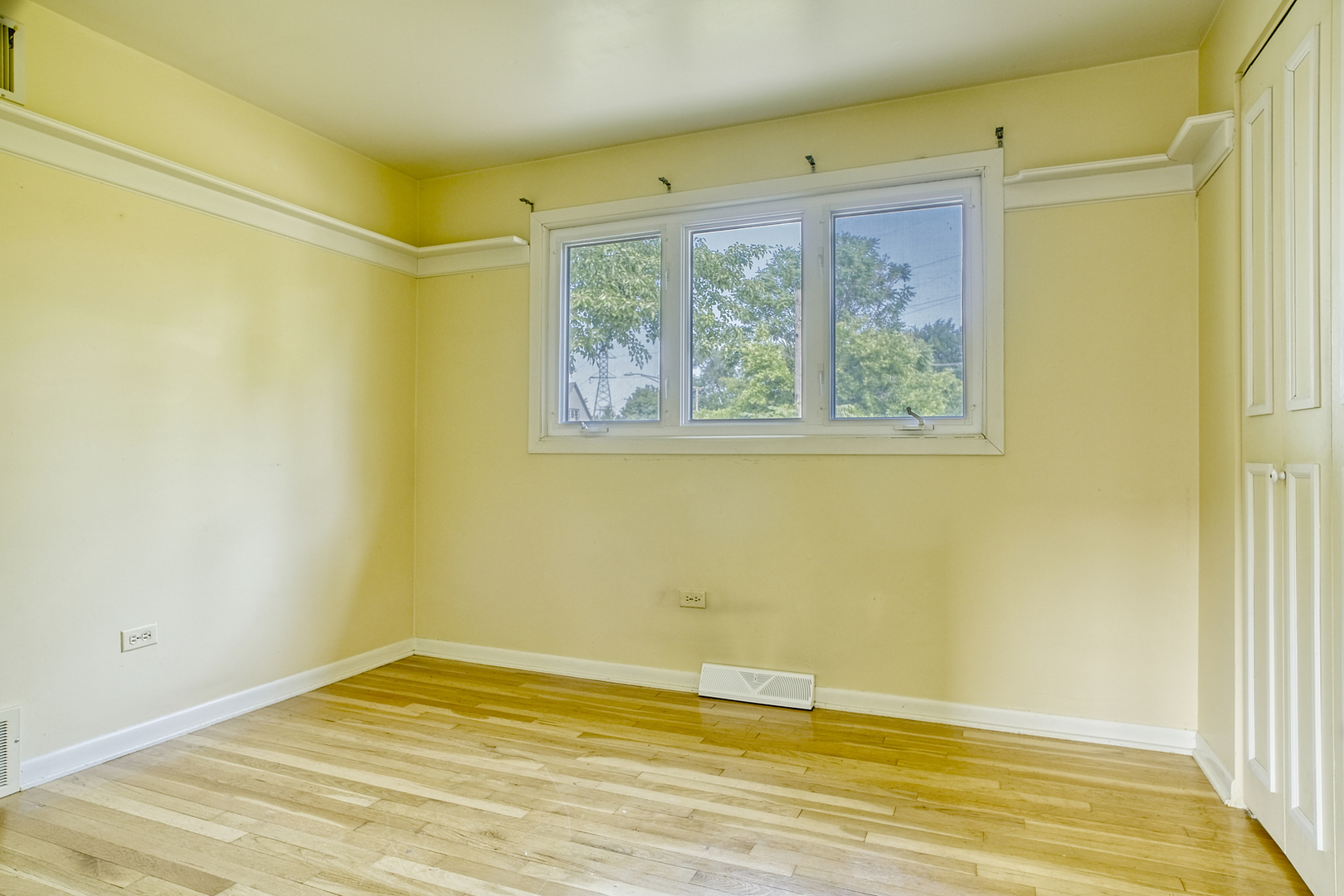 12901 S Carondolet Avenue, Chicago, IL 60633