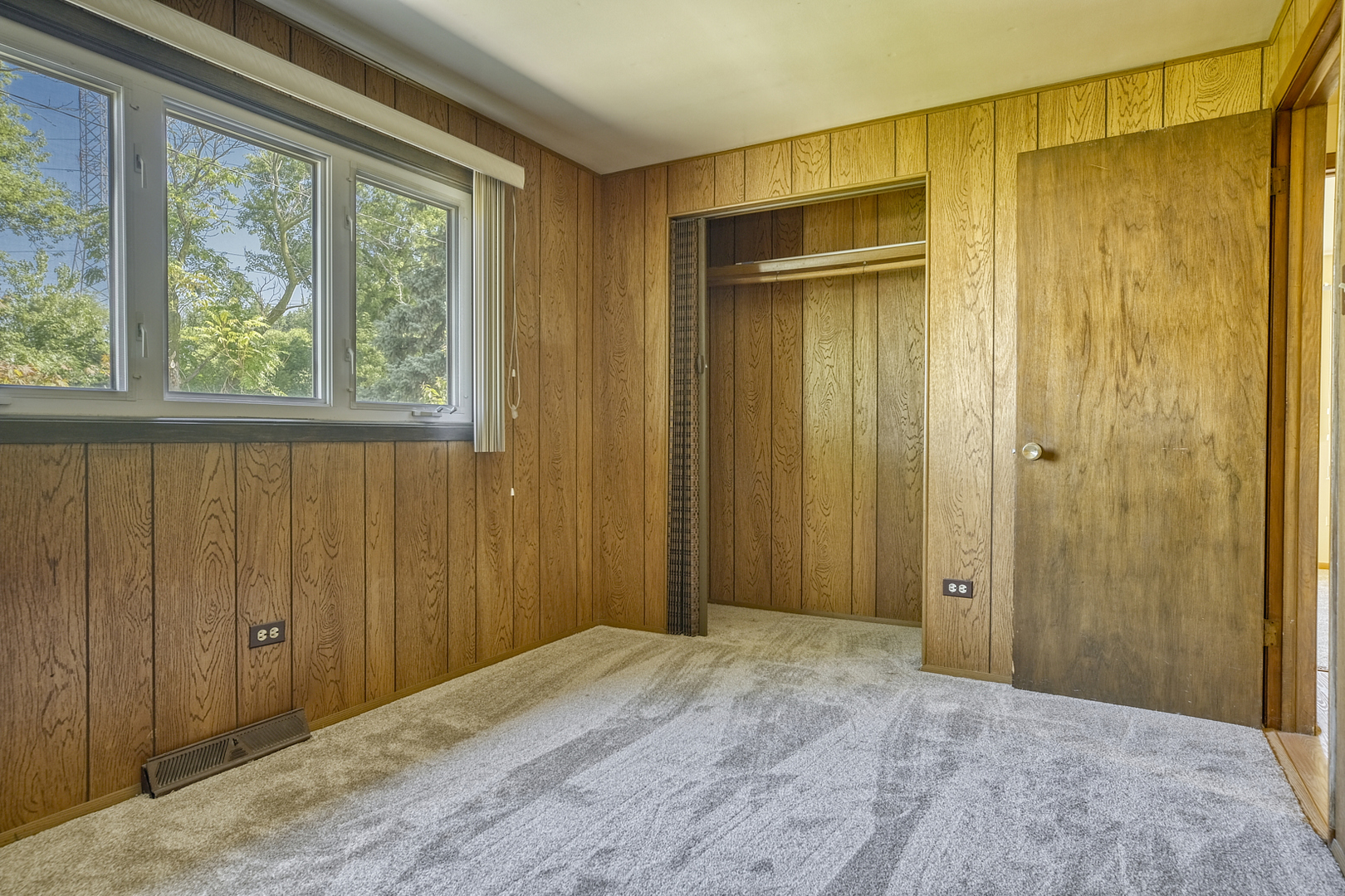 12901 S Carondolet Avenue, Chicago, IL 60633