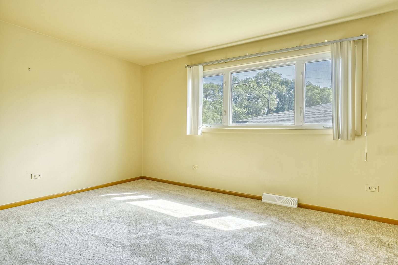 12901 S Carondolet Avenue, Chicago, IL 60633