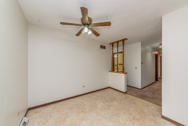 829 Horseshoe Drive, Joliet, IL 60435