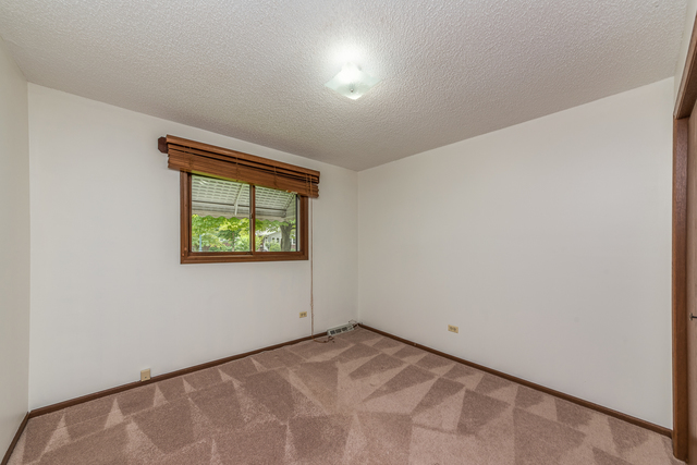 829 Horseshoe Drive, Joliet, IL 60435