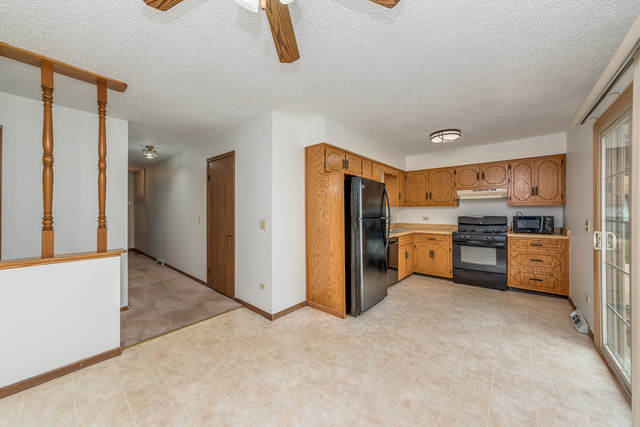 829 Horseshoe Drive, Joliet, IL 60435