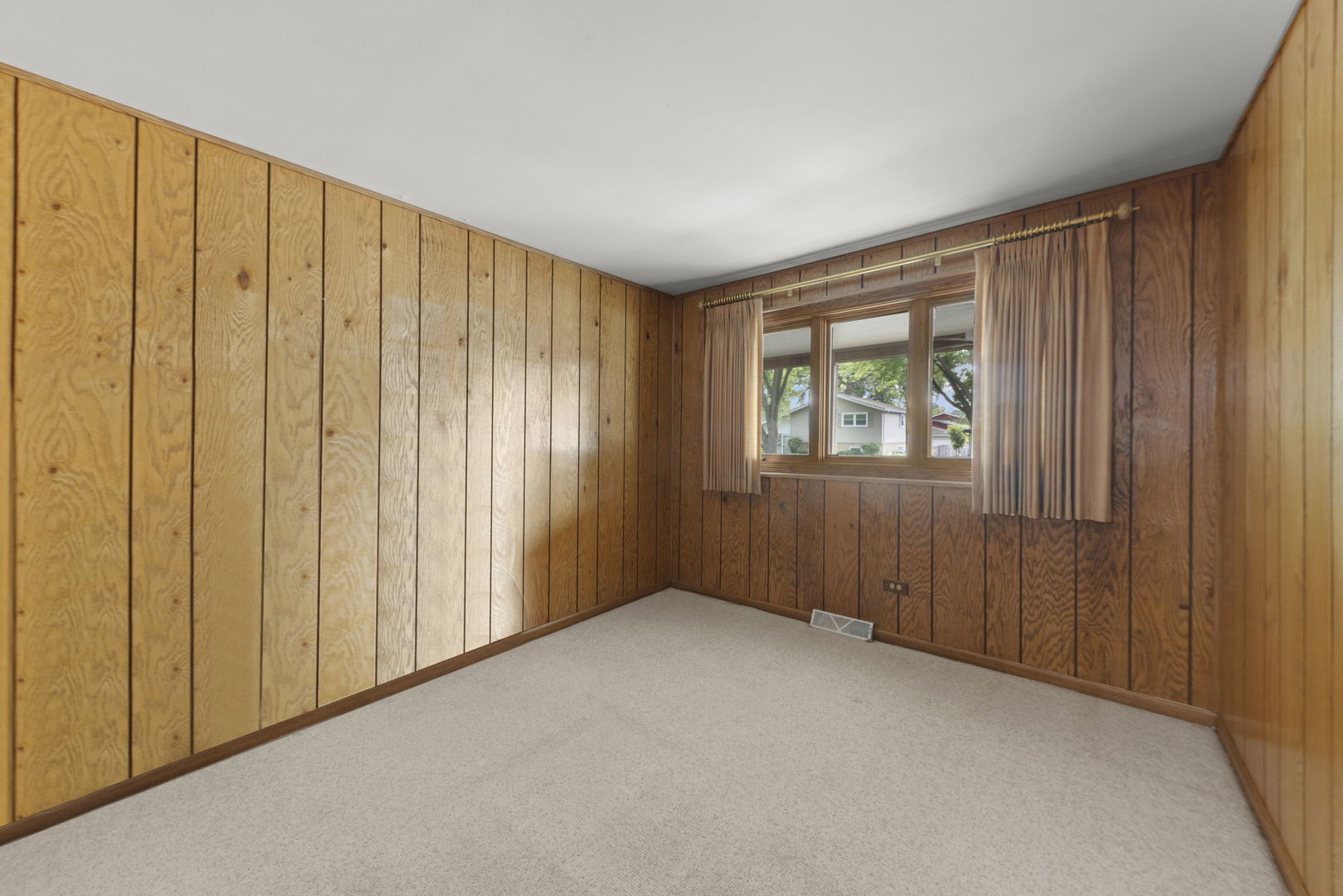 15112 Raday Drive, Midlothian, IL 60445