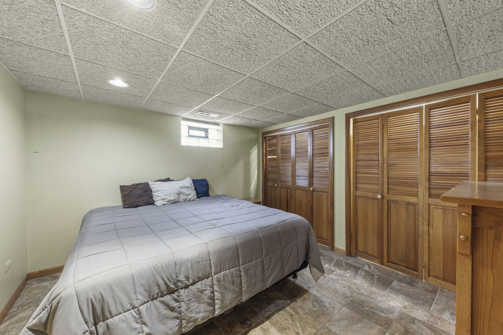 15112 Raday Drive, Midlothian, IL 60445
