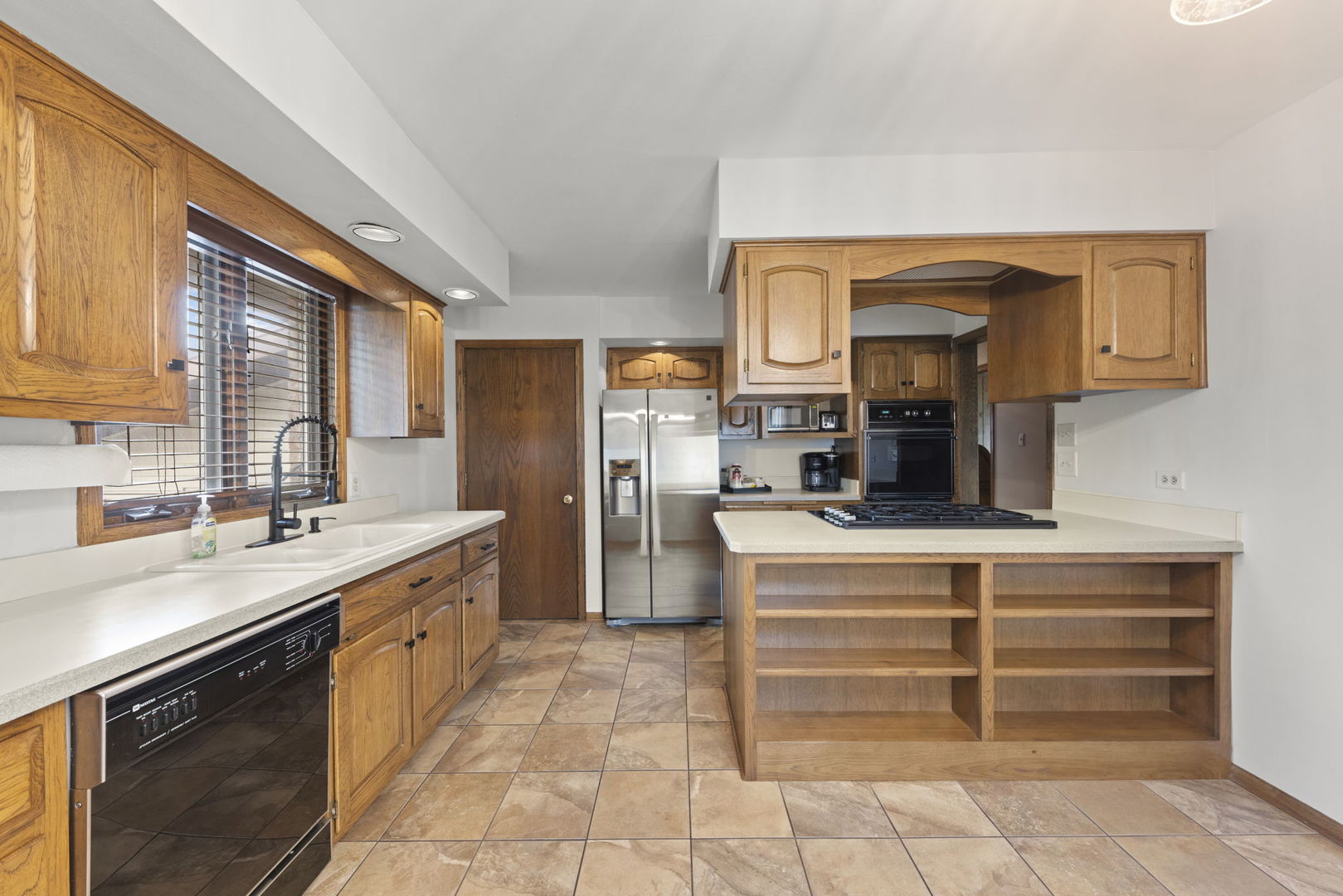 15112 Raday Drive, Midlothian, IL 60445