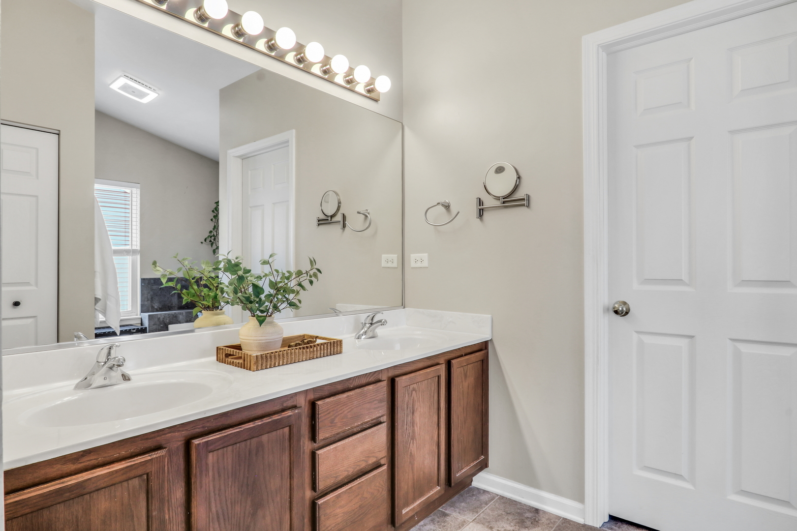 13428 Victoria Lane, Beach Park, IL 60083