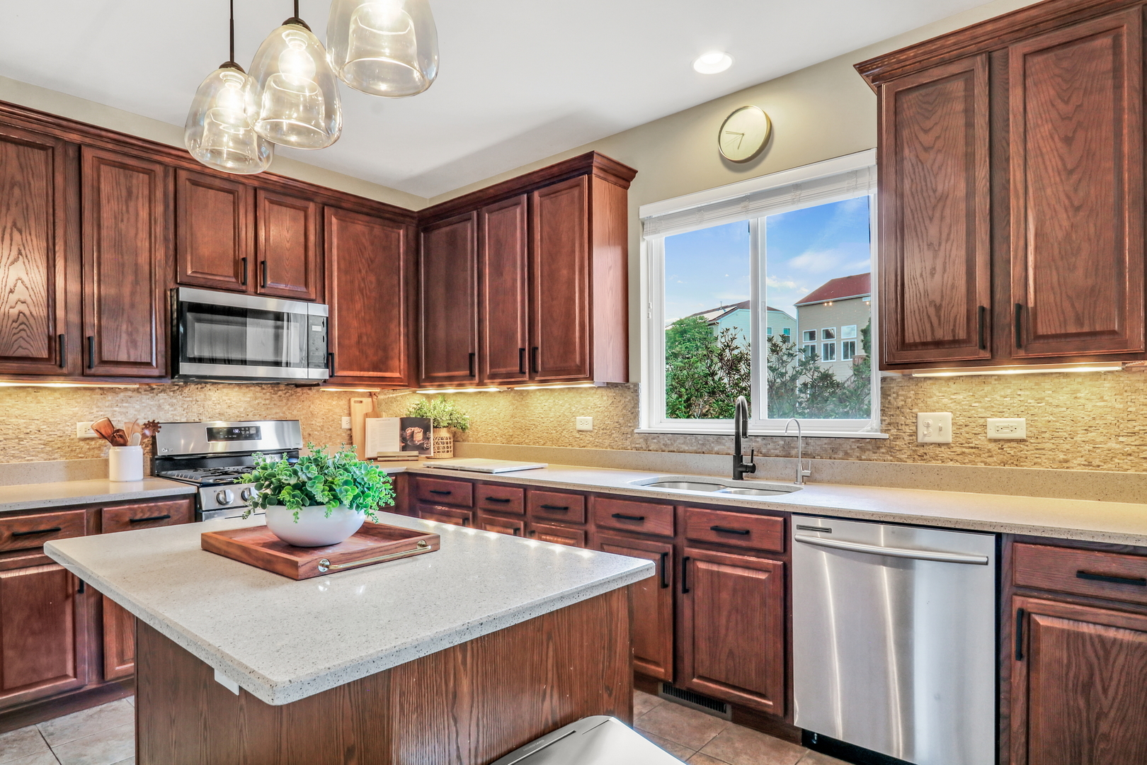 13428 Victoria Lane, Beach Park, IL 60083