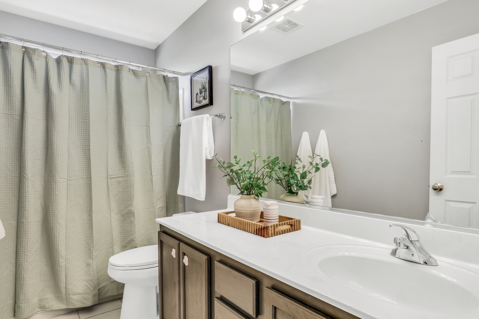 13428 Victoria Lane, Beach Park, IL 60083