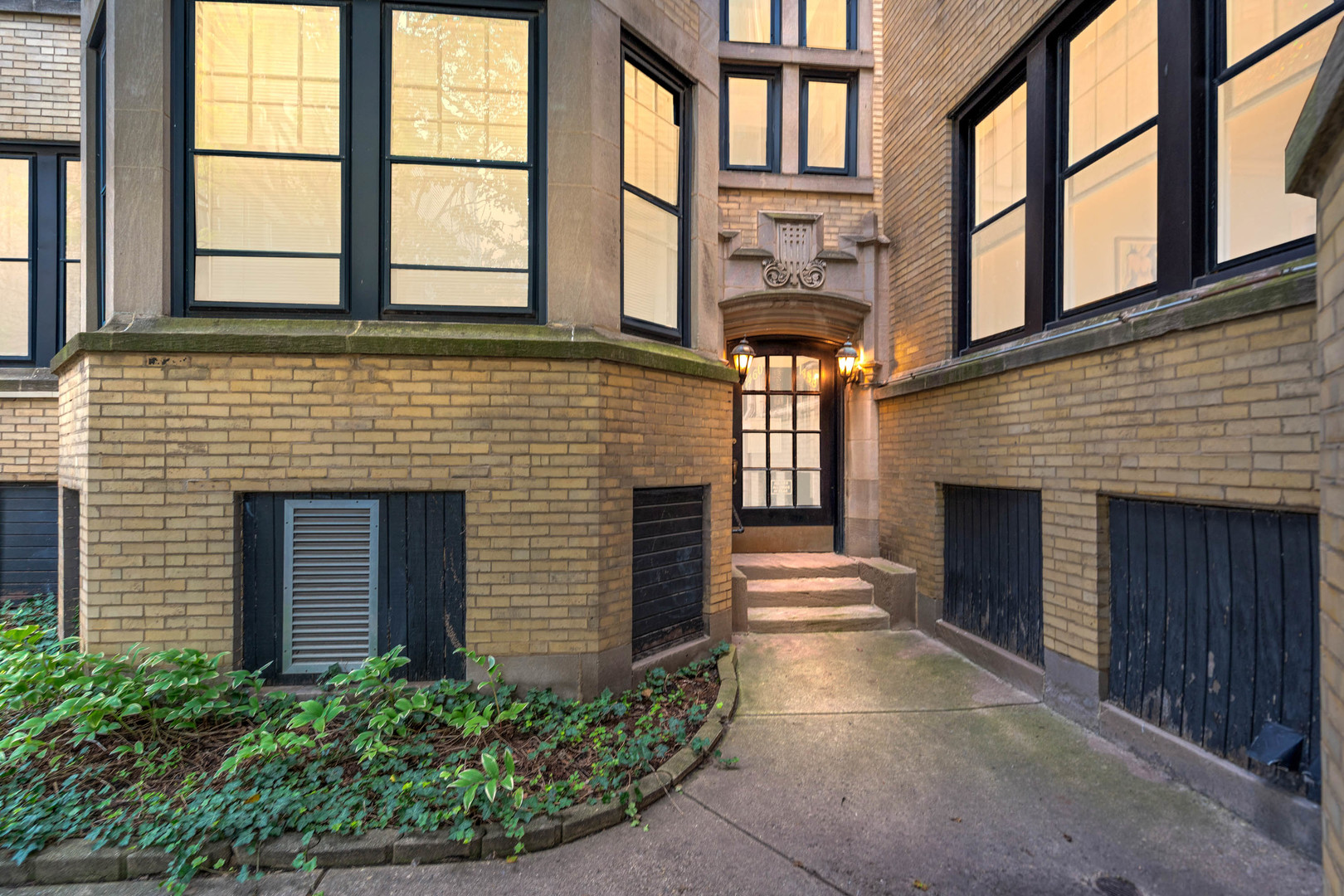 1458 W Berwyn Avenue #1, Chicago, IL 60640