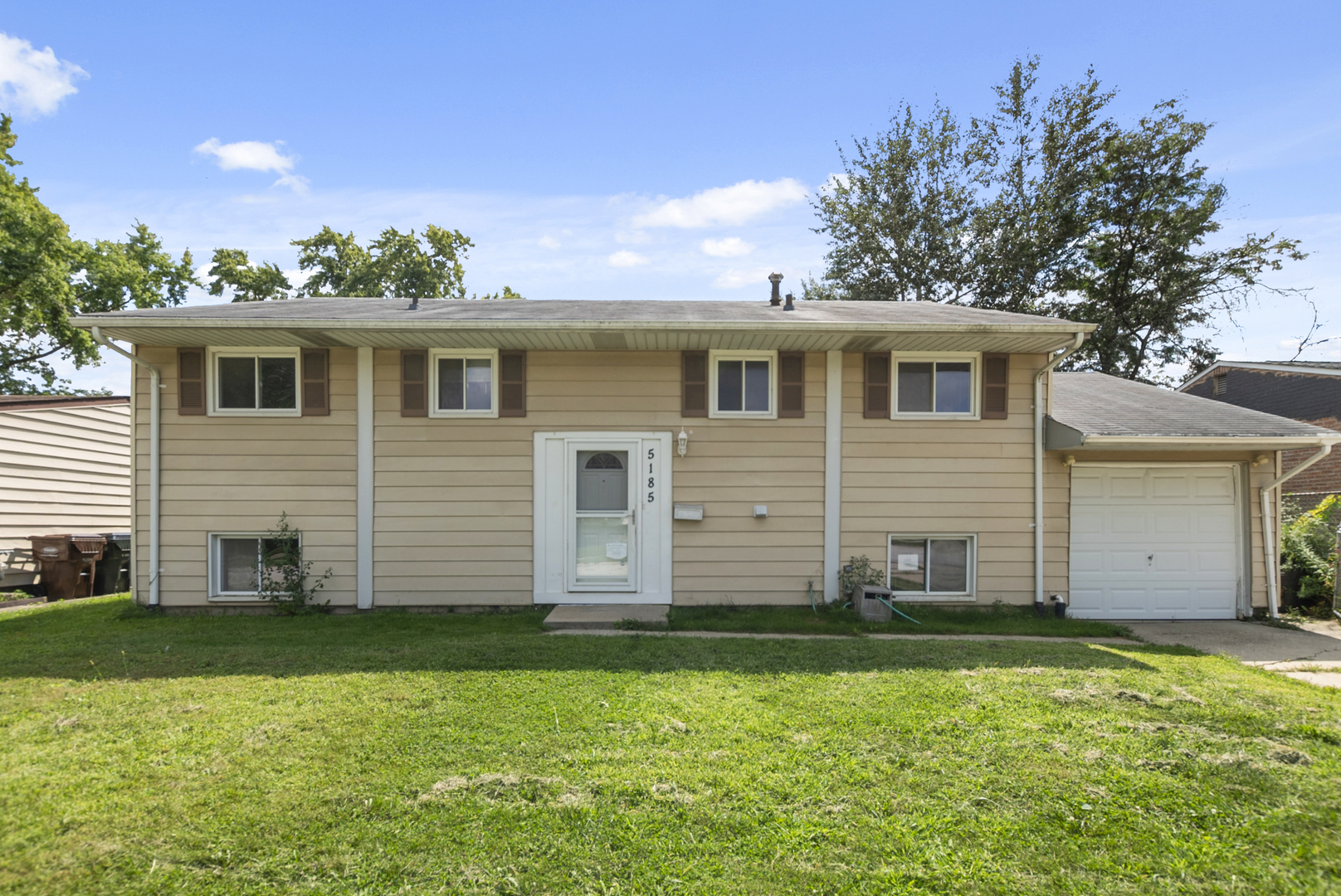5185 Greentree Road, Oak Forest, IL 60452