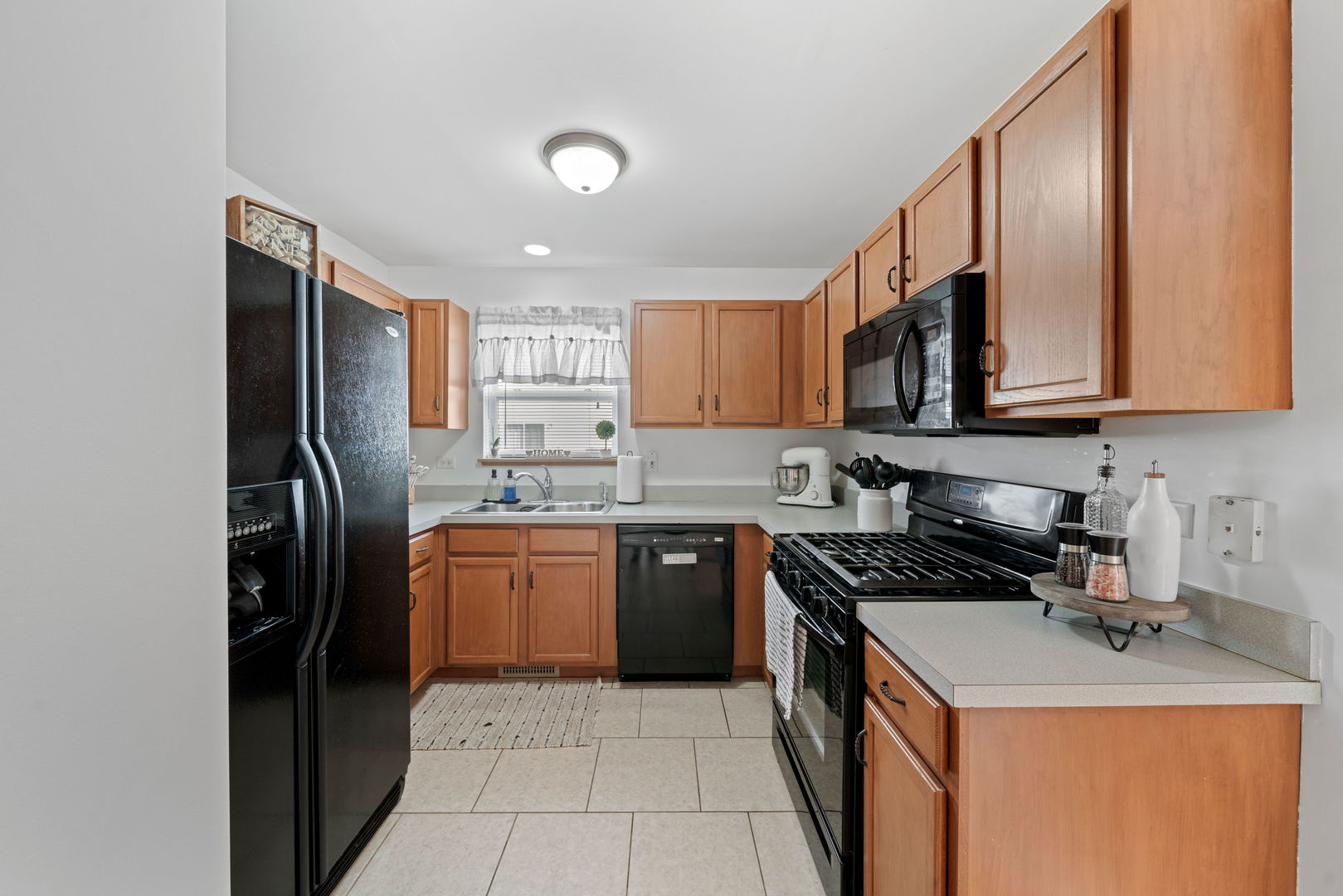 34325 N Barberry Road, Round Lake, IL 60073