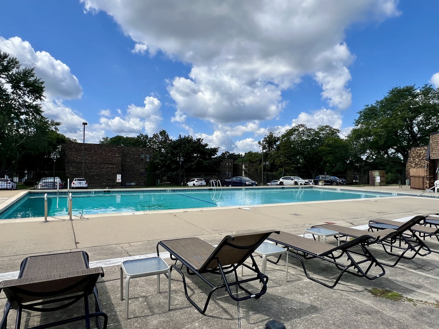 7816 WOODWARD Avenue #40-4G, Woodridge, IL 60517