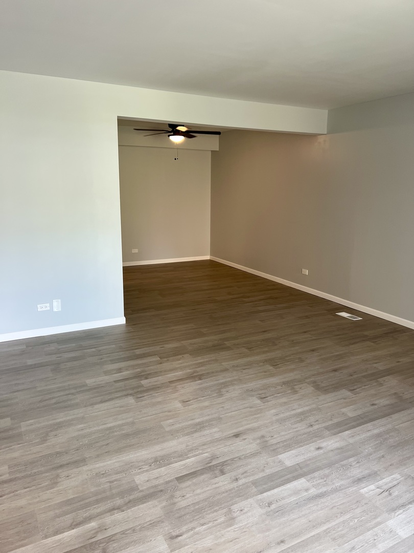 7816 WOODWARD Avenue #40-4G, Woodridge, IL 60517