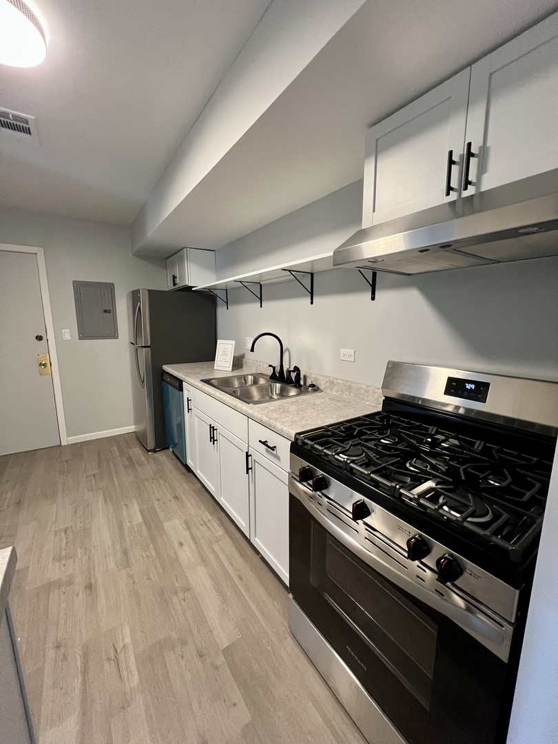 7816 WOODWARD Avenue #40-4G, Woodridge, IL 60517