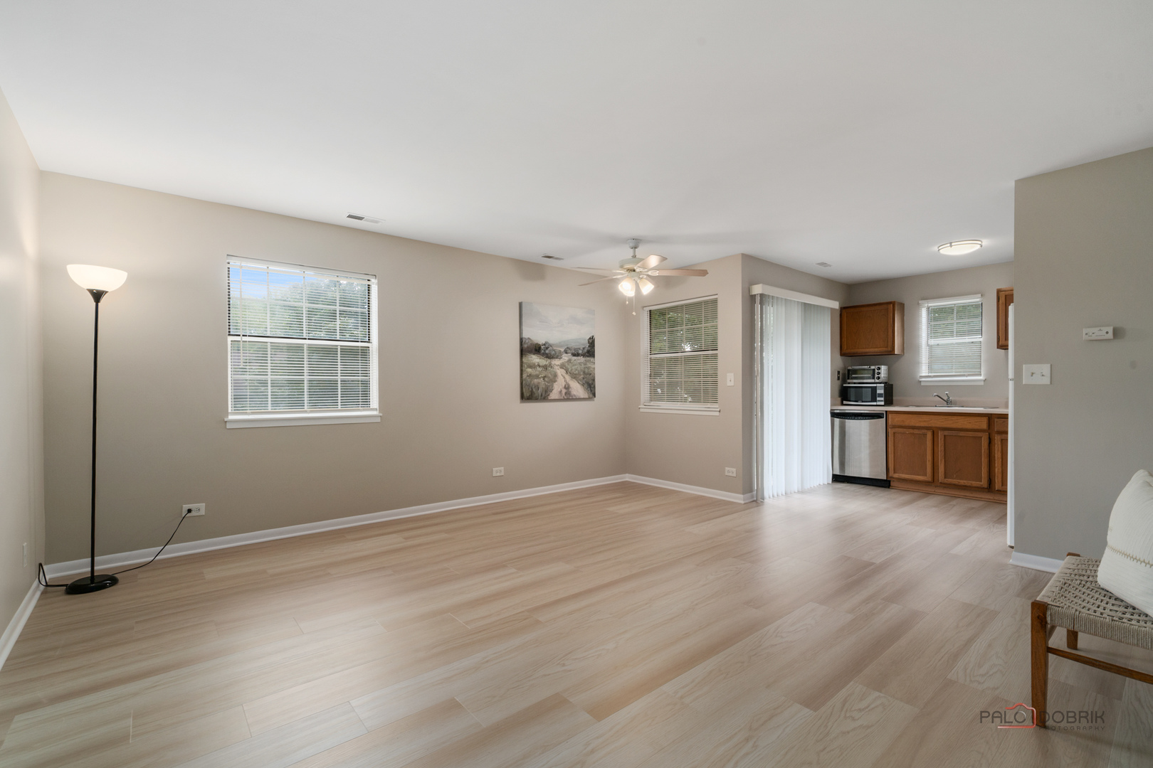 557 E Shag Bark Lane #H, Streamwood, IL 60107