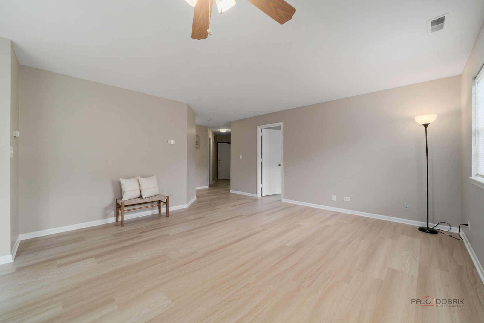557 E Shag Bark Lane #H, Streamwood, IL 60107