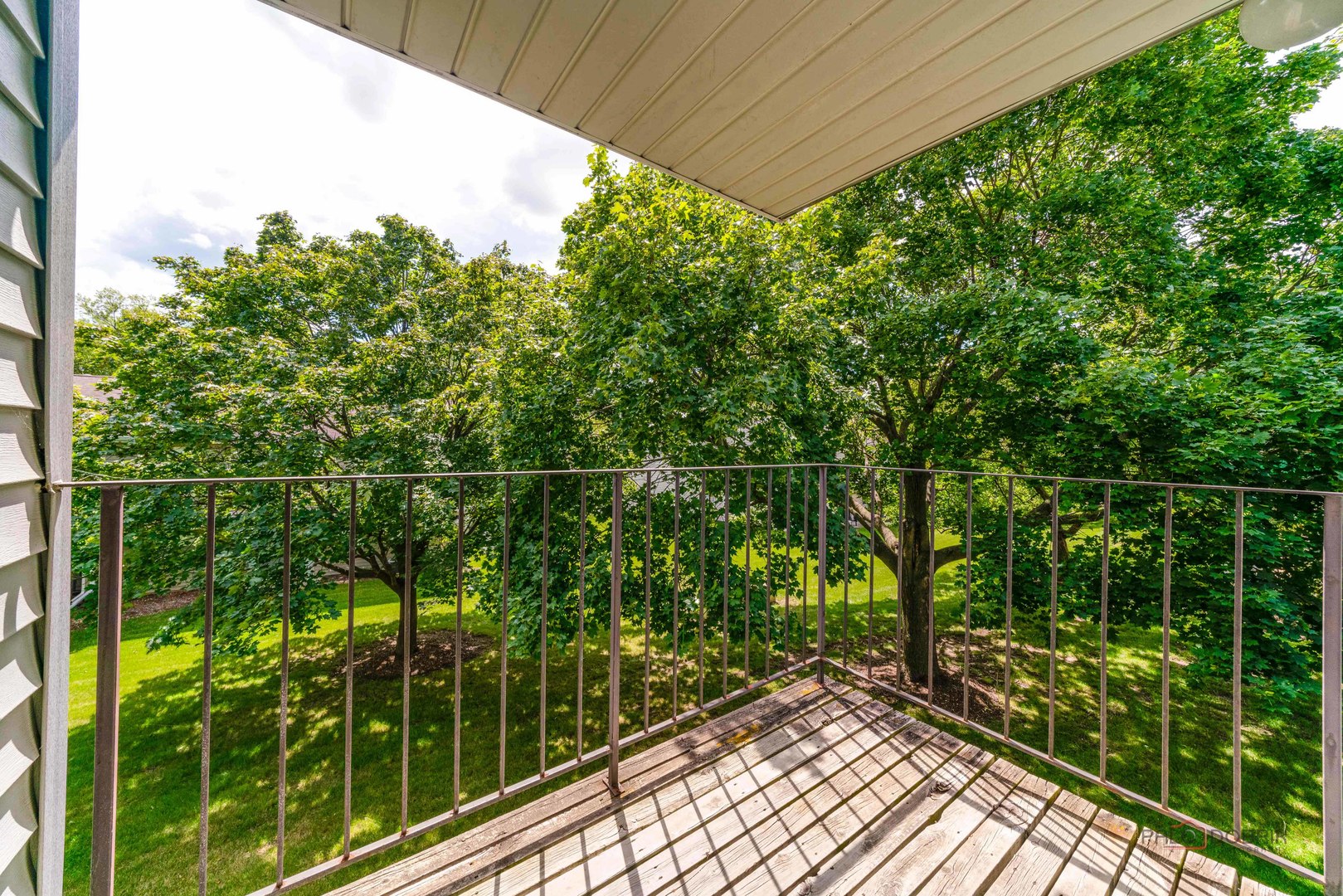 557 E Shag Bark Lane #H, Streamwood, IL 60107