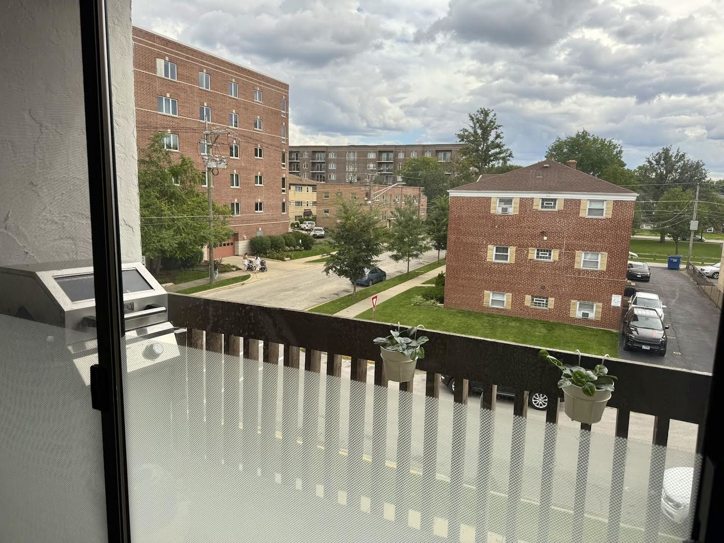 1296 E Washington Street #10, Des Plaines, IL 60016